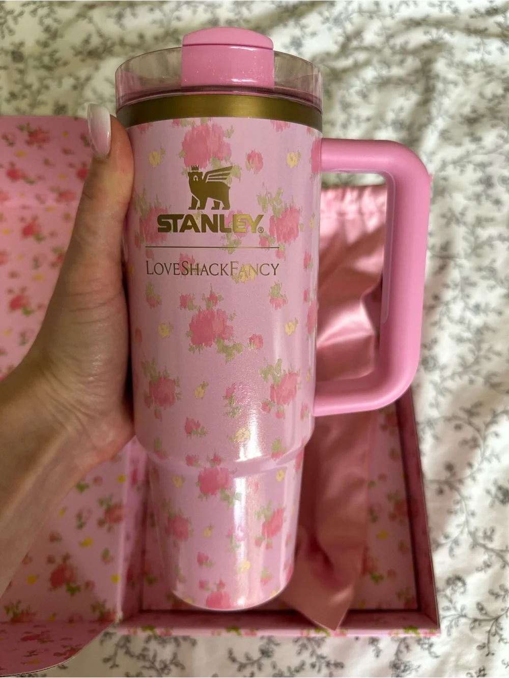 Stanley authentic LOVE SHACK FANCY tumbler Pink 30oz - Picture 2 of 7